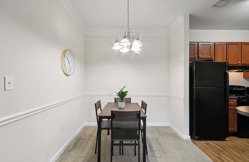 Valley Apartment | Verandas 1931I Serene Oasis W Modern Convenience
