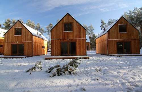 Osjakow Cottage | 'Verde' cottage in Small Family Friendly Resort in Forest upon Warta River