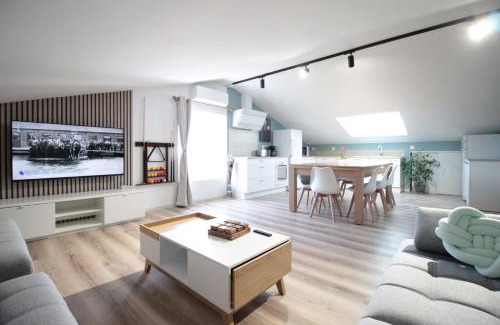 Verdun Apartment | Verdun Centre - Full climatisation - 3 chambres - 7 couchages - 10 personnes - Parking Proche - Terrain 800m2 - Balnéothérapie - Air de jeux extérieurs - TOP CONFORT - Géré par PrestaZen'Services