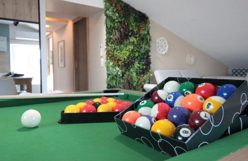 Verdun Apartment | Verdun Centre - Full climatisation - 3 chambres - 7 couchages - 10 personnes - Parking Proche - Terrain 800m2 - Balnéothérapie - Air de jeux extérieurs - TOP CONFORT - Géré par PrestaZen'Services