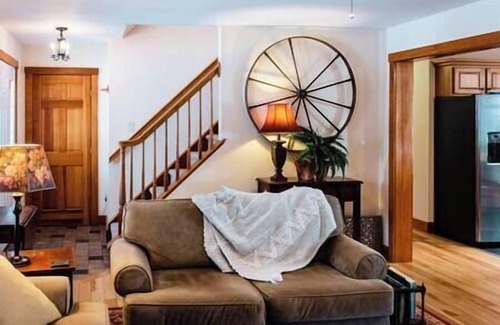 Bristol House | Vermont Guest House: Family- and Dog-Friendly, EV Charger