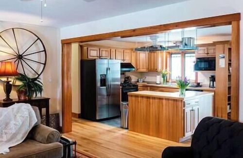Bristol House | Vermont Guest House: Family- and Dog-Friendly, EV Charger