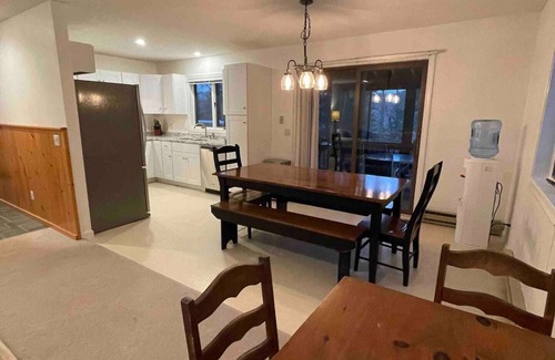 West Dover House | Vermont Home! Mt Snow, 10 min. away, Let’s Go!