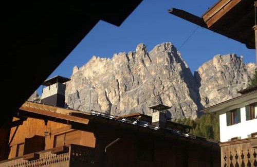 Cortina d'Ampezzo Apartment | Verocai Views by WelcHome