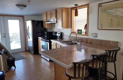 Verona Beach Cottage | Verona Beach Lakeside Retreat - Near attractions! Lots of Amenities!
