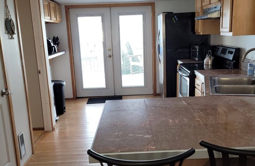Verona Beach Cottage | Verona Beach Lakeside Retreat - Near attractions! Lots of Amenities!