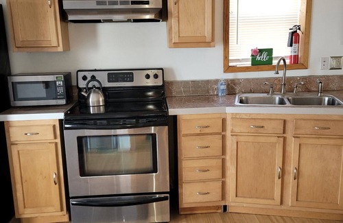 Verona Beach Cottage | Verona Beach Lakeside Retreat - Near attractions! Lots of Amenities!