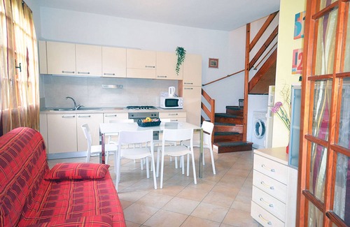 Lido delle Nazioni House | vertical house with garden with parking and large covered patio