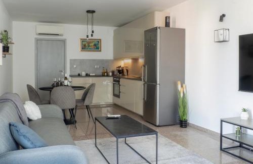 Vitosha District Apartment | Vertigo2 Huge Apartment 2 Bedrooms Balcony Parking