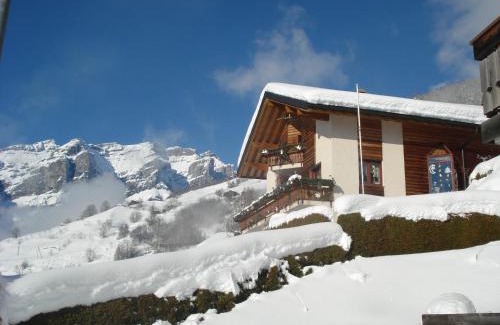 Albinen Apartment | Verträumt schön zu jeder Jahreszeit Bergpanoramasicht