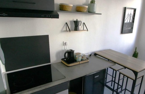 Saint-Martin-du-Littoral Apartment | Very bright 30m² at 200m from the beach