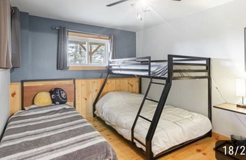 Val Morin Ski Chalet | Very Bright and Quiet Chalet With Spa, 10 Minutes From ski Hills and Lake