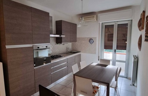 Marina di Massa Apartment | Very central apartment 300 m from the sea with parking space