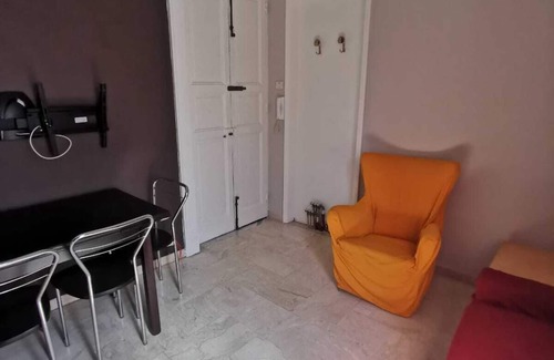 Quartieri Nuovi della Mosella Apartment | Very central three-room apartment in a period building