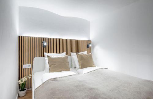Palace District Apartment | Very Central - Young - Modern