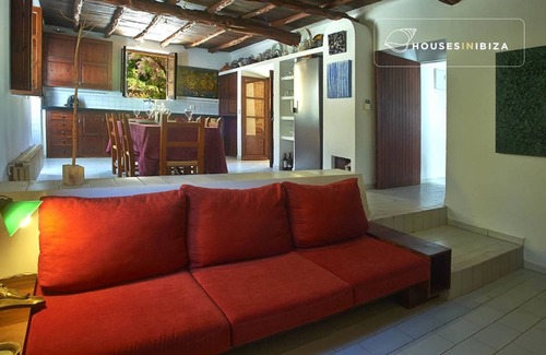 Can Besso Villa | Very charming well decorated renovated 200 m2 finca with 5 bdms pool lush garden