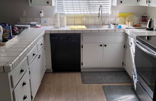 Dimond Apartment | Very clean and cozy, with home gym 5minutes to lake Merritt , close to city sf
