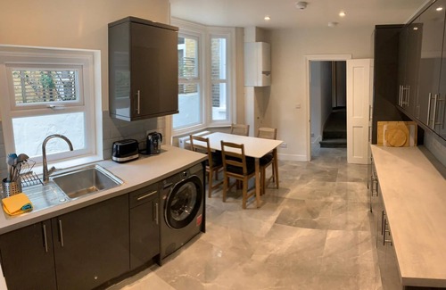Vauxhall House | Very Large and Splendid Terrace House in London
