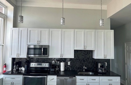 Downtown Baltimore Apartment | Very large! Penn Station Downtown home w/parking