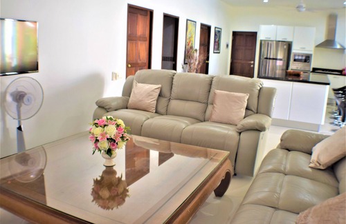 Rawai Villa | Very large Villa suitable for a large group up to 10 people or even 2 families