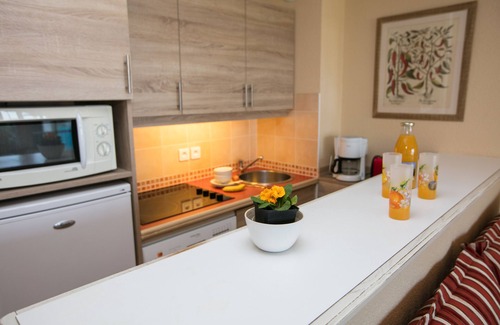 Behobie Apartment | Very nice apartment on the ground floor in front of the swimming pool, with beautiful sea view