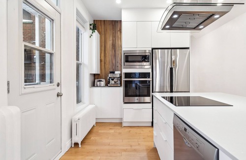 La Petite-Patrie Apartment | Very nice, bright 2-bedroom apartment, close to all amenities.