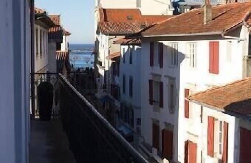 Saint-Jean-de-Luz City Center Apartment | Very nice flat, fully renovated, in the heart of the historic part of the city