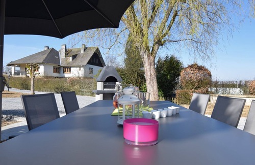 Corbion Cottage | Very Nice Holiday Home Located on a Large Secured Park