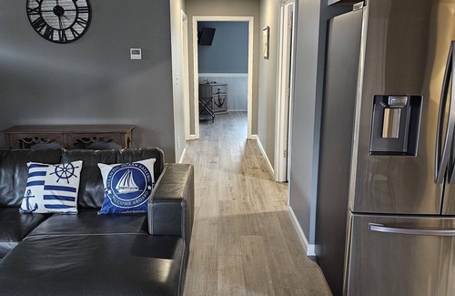 Kuttawa House | Very nice home minutes from the water in peaceful setting