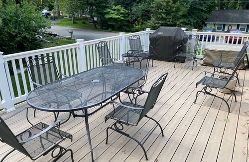 Edgewater House | Very nice house on quiet lot, dead end street. Kid friendly neighborhood.
