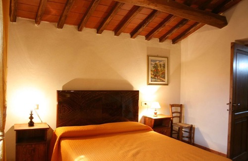 Arezzo Villa | Very old stone farmhouse perfect for 5 persons with private garden and pool. Completely fenced plot.