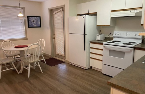 Silver Star Mountain Apartment | Very popular Large Bright Suite with Laundry, close to bike trails & village