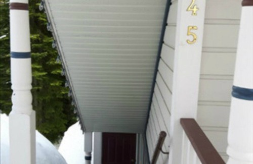 Silver Star Mountain Apartment | Very popular Large Bright Suite with Laundry, close to bike trails & village