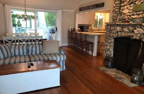 Gypsum House | Very private, waterfront, 1 acre, family friendly