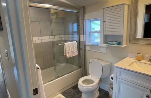 Old San Leandro Apartment | VERY RARE TO FIND!!...IN THE HEART OF SAN LEANDRO!!