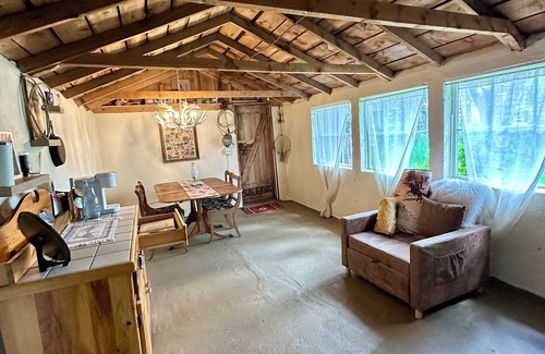 Gardiner Cabin | Very rustic early 1900's Cabin 3Queen,1 bedroom,2 outlets.LittleTrailCreekCabins