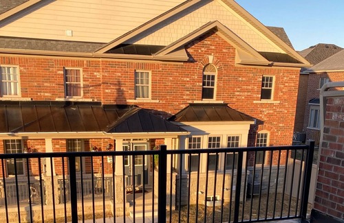 Brampton Apartment | Very spacious & elegant 2000 sqft 3 bedroom townhome.