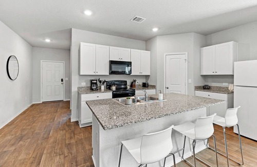 Austin House | Very Spacious - Luxury High End Home - Sleeps 15