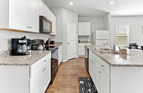 Austin House | Very Spacious - Luxury High End Home - Sleeps 15
