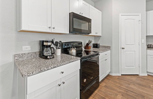 Austin House | Very Spacious - Luxury High End Home - Sleeps 15