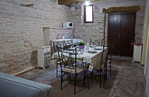 Acquacanina House | Vescia + Pie 'del Colle apartment