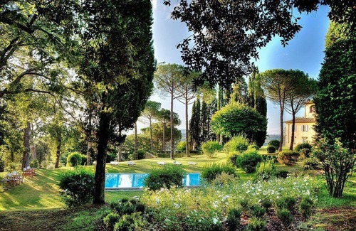 San Casciano in Val di Pesa Villa | Villa Editta: A charming three-story villa situated in the heart of the Chianti region, a few kilometers away from Florence, with Free WI-FI.