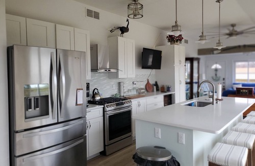 Monroe House | Vi's Lakeview Cottage