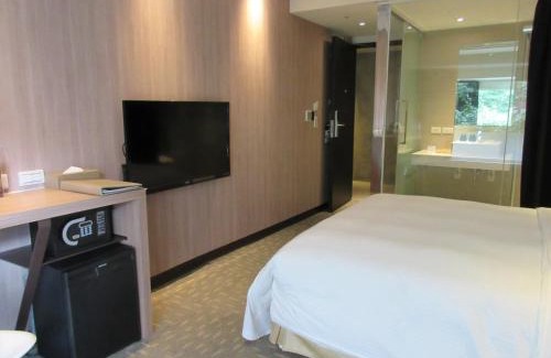 Zhongshan Hotel | Via Loft Hotel