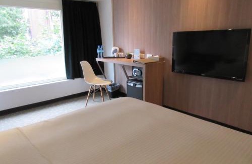 Zhongshan Hotel | Via Loft Hotel