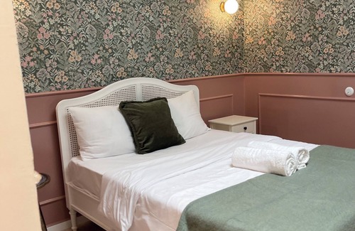 Ag. Georgios Bed & Breakfast | Via Polonia