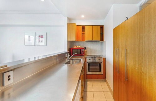 Auckland Central Business District Apartment | Viaduct Harbour Views w/Free Parking-Zodiak Stays