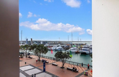 Auckland Central Business District Apartment | Viaduct Harbour Views w/Free Parking-Zodiak Stays