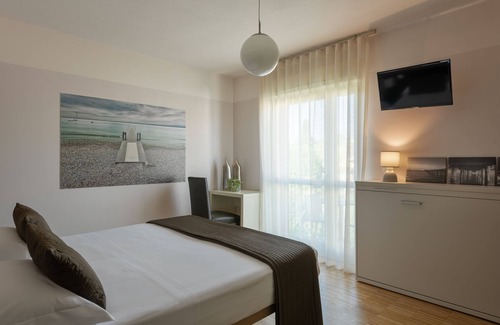 Lazise Old Town House | Vialeromadodici Rooms & Apartments
