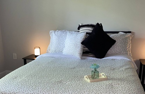 Dunwoody Apartment | VIBES:2bd/2bth| Extra: Tesla Rental Available
